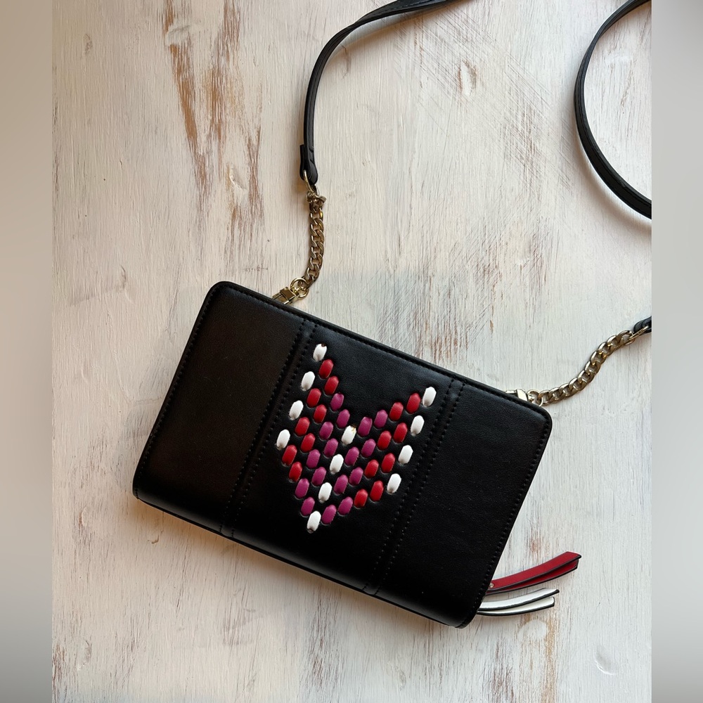 Gianni Bini black crossbody bag with gold chain